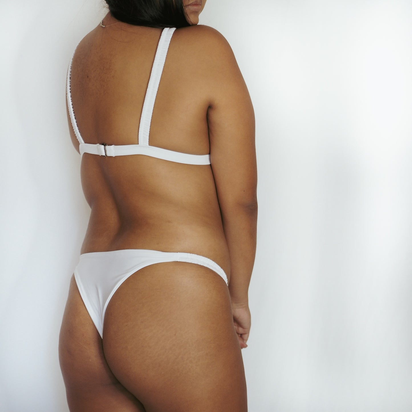 Bottom Sol White